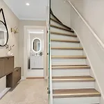 The Townhouse Dream I No Expense Spared I New 2025 Ferienhaus *