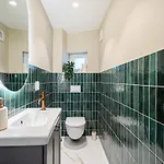 The Townhouse Dream I No Expense Spared I New 2025 Holiday home Bergen