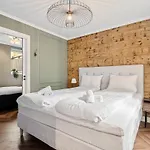 The Townhouse Dream I No Expense Spared I New 2025 Bergen