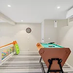 The Townhouse Dream I No Expense Spared I New 2025 Holiday home *
