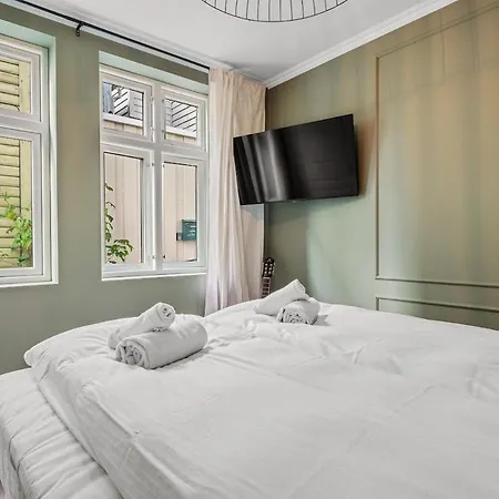 The Townhouse Dream I No Expense Spared I New 2025 Берген