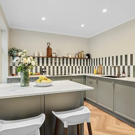 The Townhouse Dream I No Expense Spared I New 2025 Берген