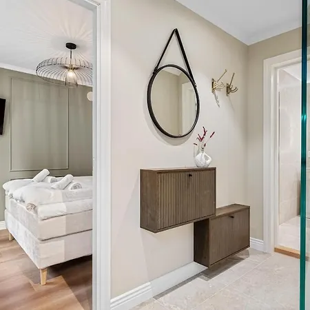 The Townhouse Dream I No Expense Spared I New 2025 * ベルゲン