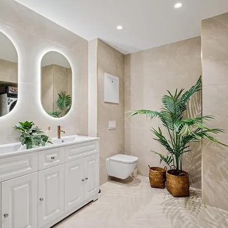 The Townhouse Dream I No Expense Spared I New 2025 別荘