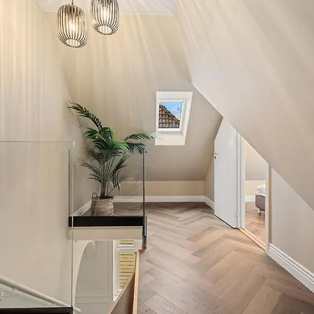 別荘 The Townhouse Dream I No Expense Spared I New 2025 ベルゲン